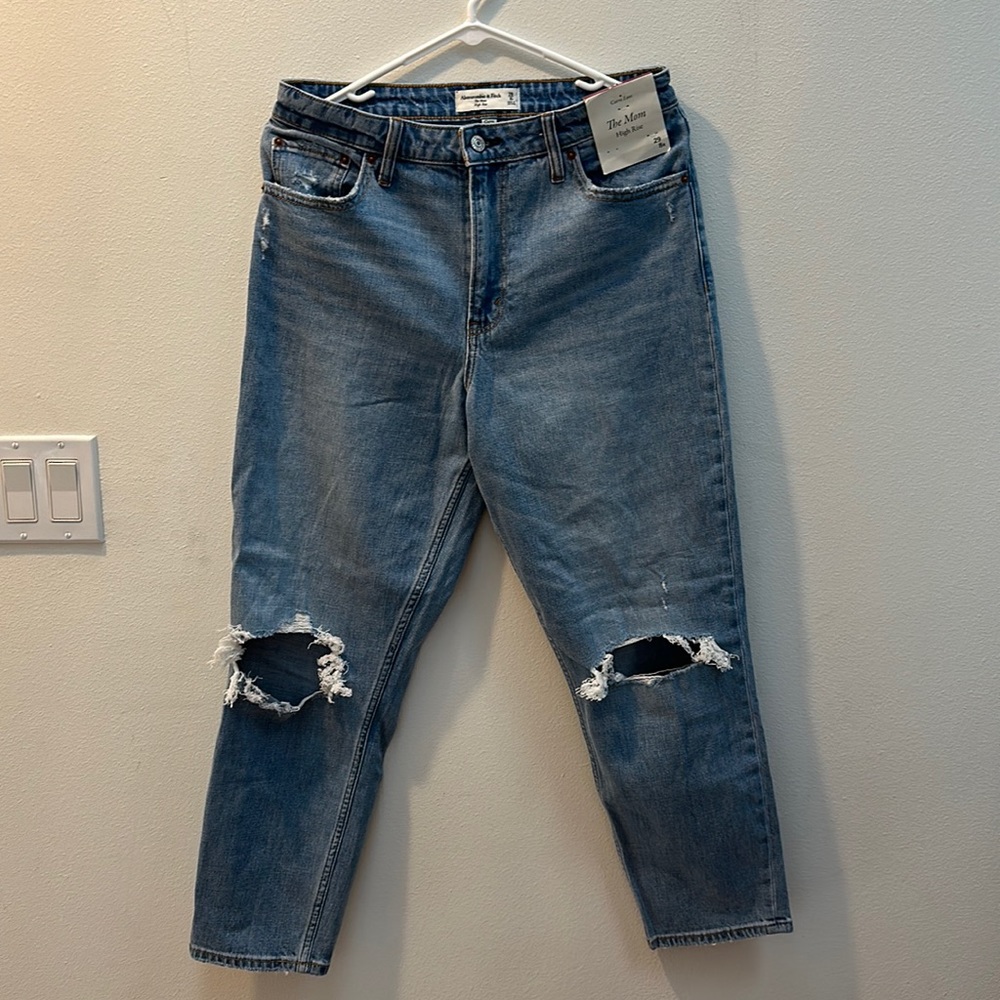 Abercrombie & Fitch, Curve Love, the Mom jeans, size 8